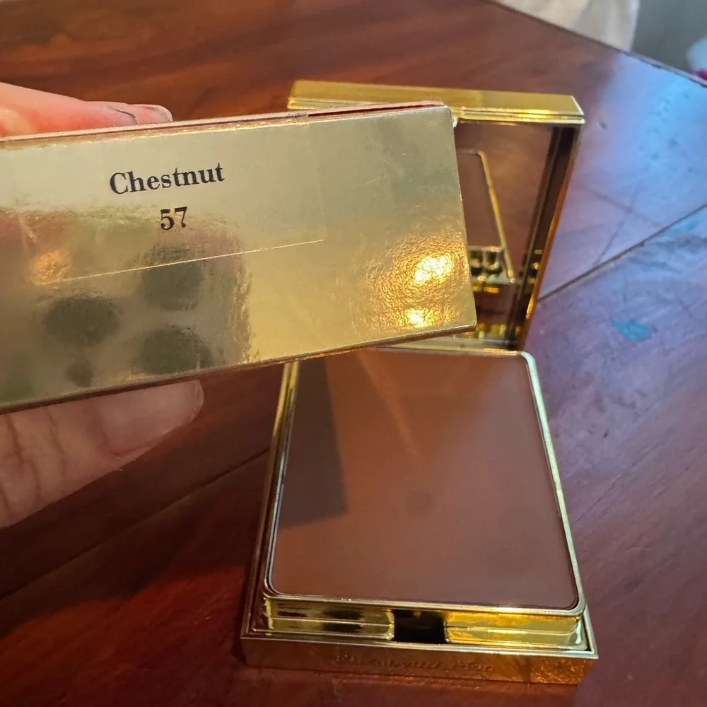 Elizabeth Arden Flawless Finish Foundation - 37 Chesnut